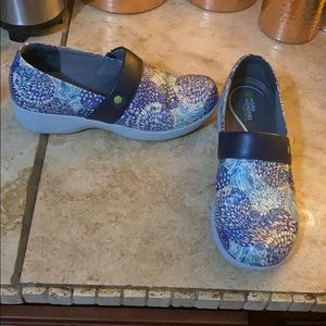 Dansko Work Wonders clogs